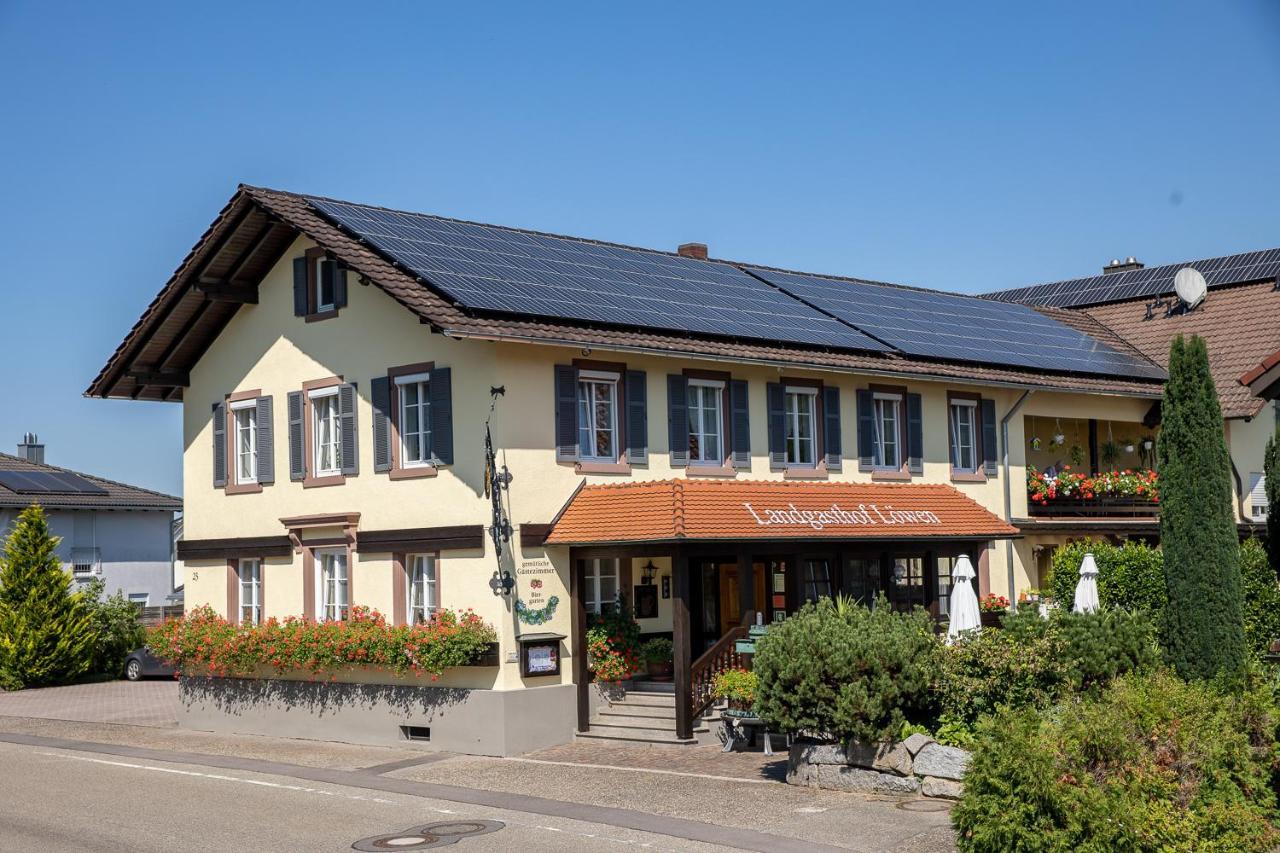 Landgasthof & Brauerei Loewen Sasbach Sasbach  Esterno foto